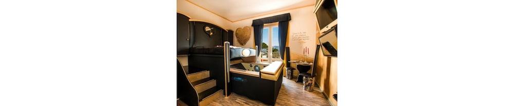Hotel Butterfly Торре-дель-Лаго-Пуччіні Екстер'єр фото