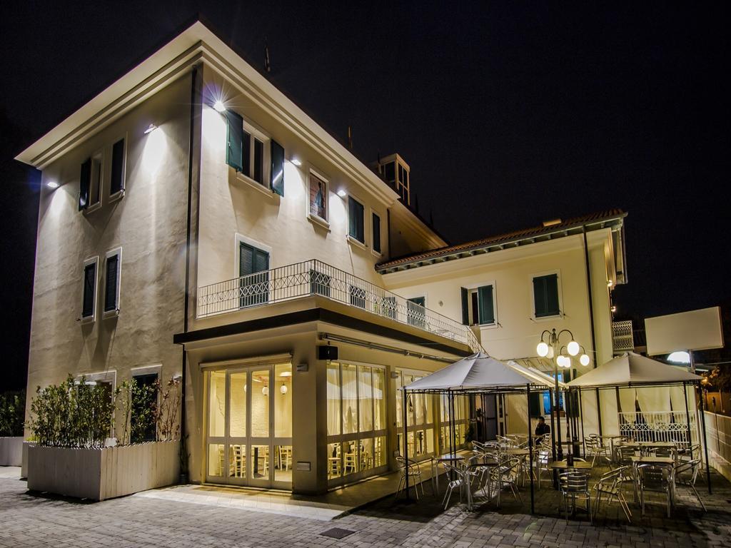 Hotel Butterfly Торре-дель-Лаго-Пуччіні Екстер'єр фото