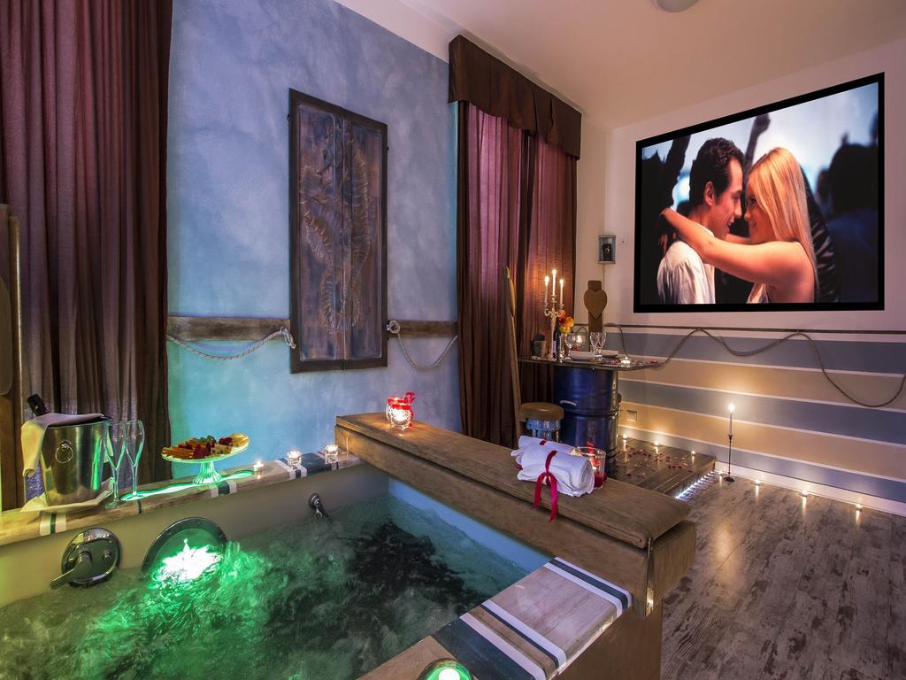 Hotel Butterfly Торре-дель-Лаго-Пуччіні Екстер'єр фото